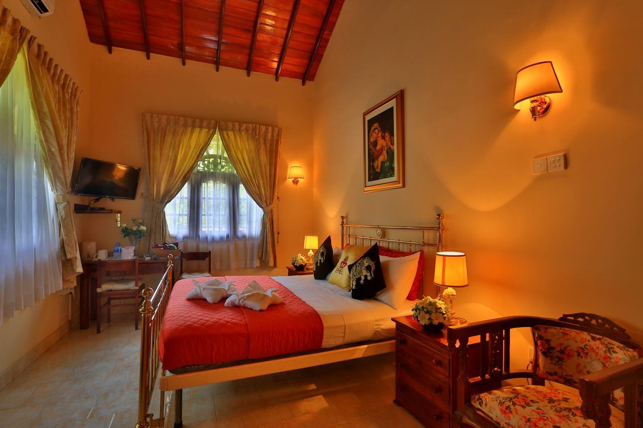 Emel Boutique Hotel Negombo Bagian luar foto