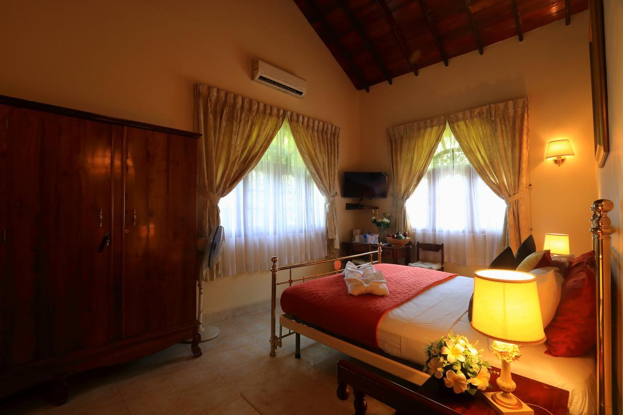 Emel Boutique Hotel Negombo Bagian luar foto